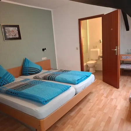 Hotel Weingasthaus Zum Faehrhof 2*