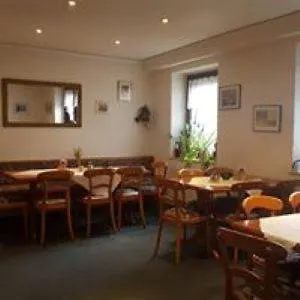 Weingasthaus Zum Faehrhof Hotell 2*